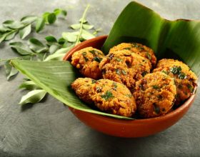 Indian street foods- masla ,masal vada, vadai, crispy fried vegetarian fritters.
